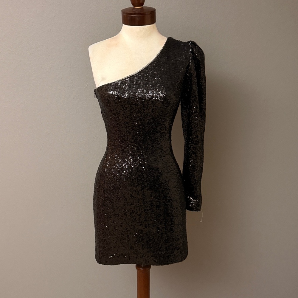 Lini Designer black one shoulder sequin party mini dress in size S